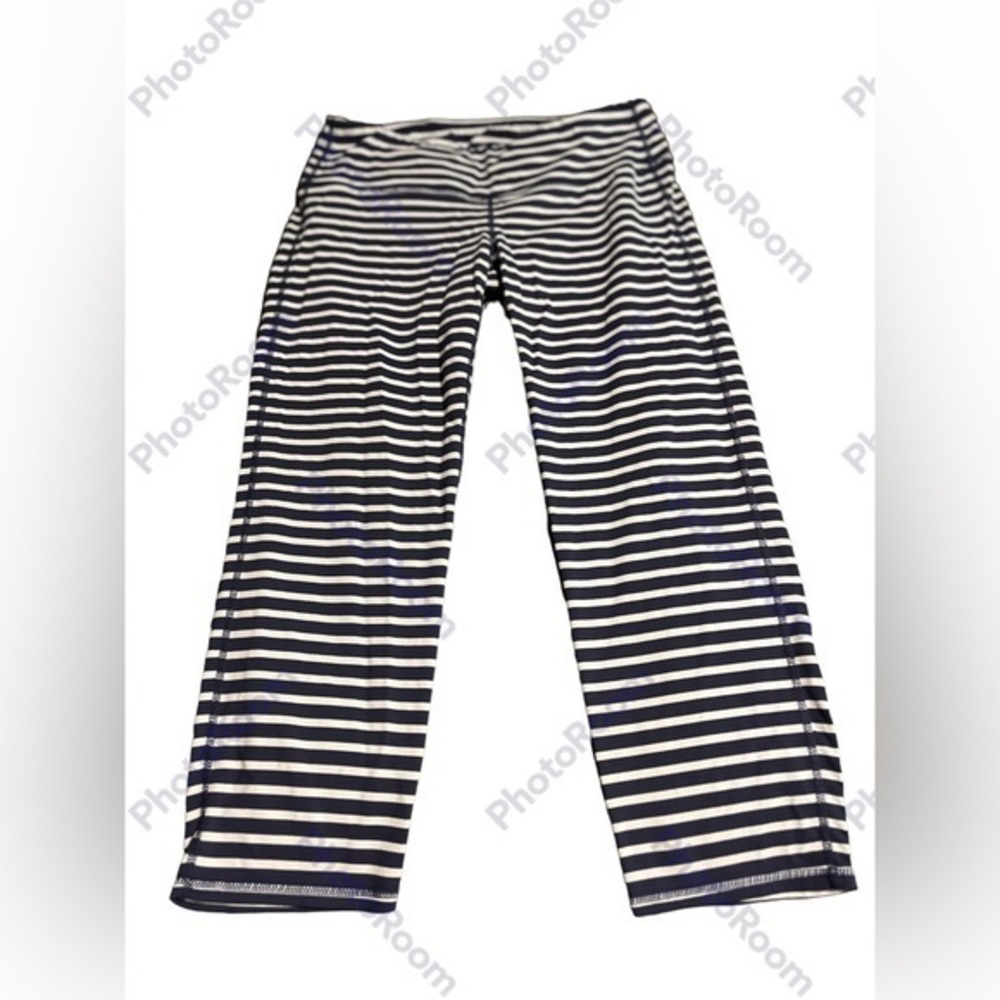 Athleta  Chaturanga Capri Leggings Sz Medium Blue And White‎ Stripe Comfort Fit